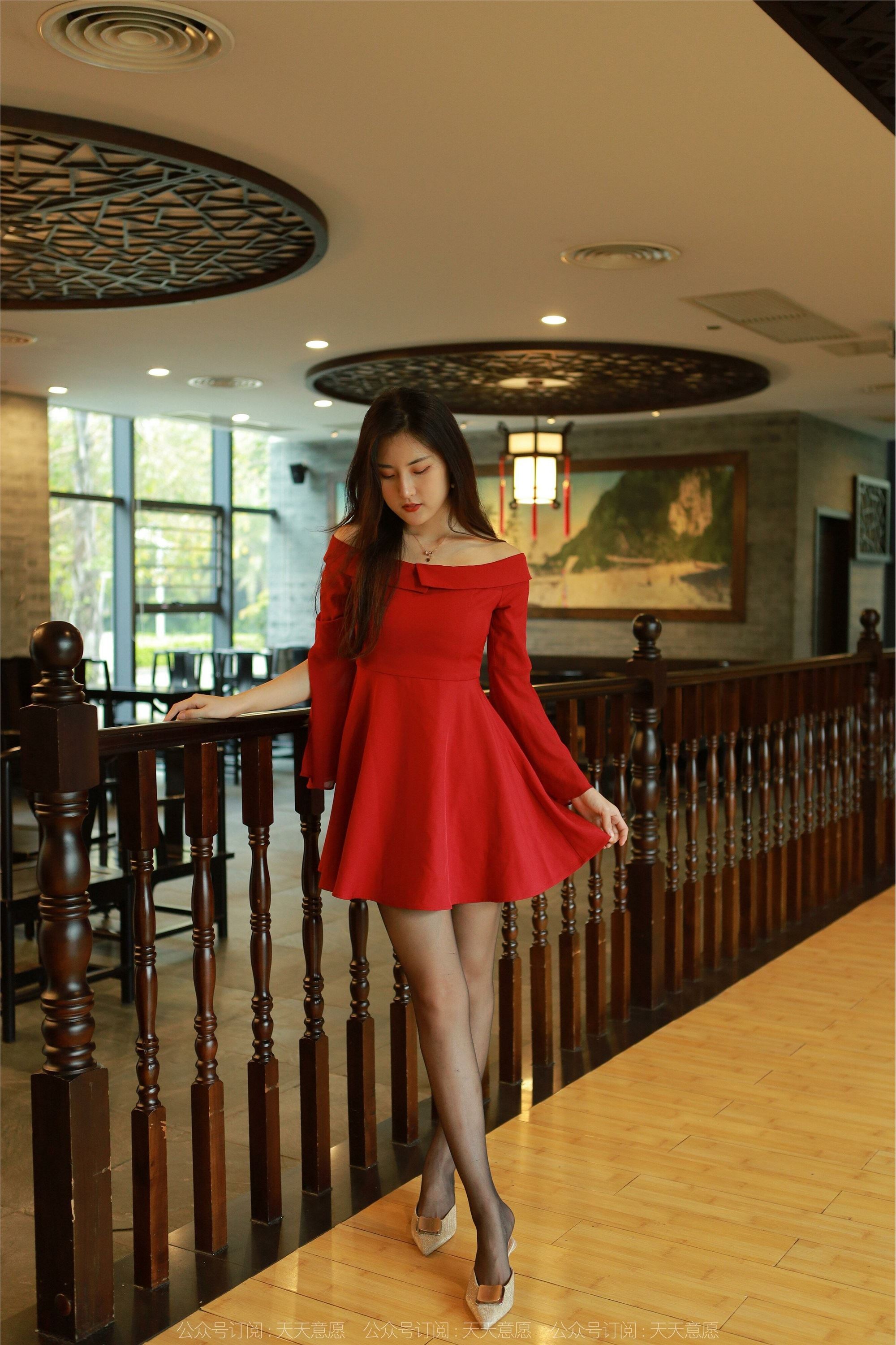 IESS异思趣向  2022.05.08 丝享家 1082：小宝《红裙女神》